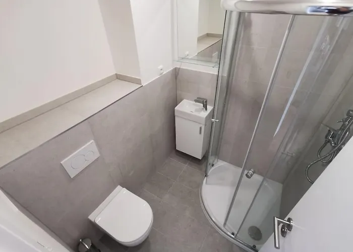 Cosy And Simple Well Located Prag